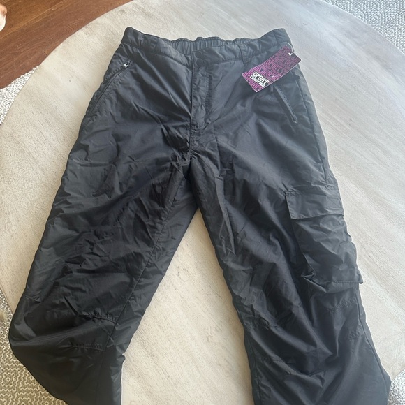 Men's Black Cargo Snow Pants - Picture 3 of 11